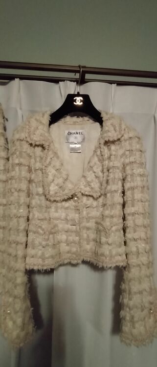 スーツ（古着・ファッション）の商品画像 - 査定依頼日：2025年9月4日 - 最高査定価格：100,000円