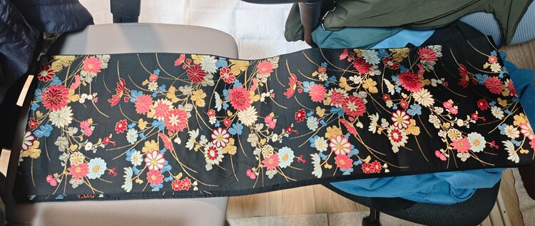 袋帯 大宮どんす 黒地帯 花柄 菊と芒 レトロ（着物）の商品画像 - 査定依頼日：2026年3月19日 - 最高査定価格：100,000円