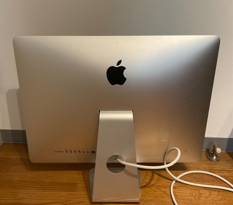 iMac 2013 21.5インチ 2.7GHz Core i5（PC・タブレット）の商品画像 - 査定依頼日：2025年8月6日 - 最高査定価格：3,000円