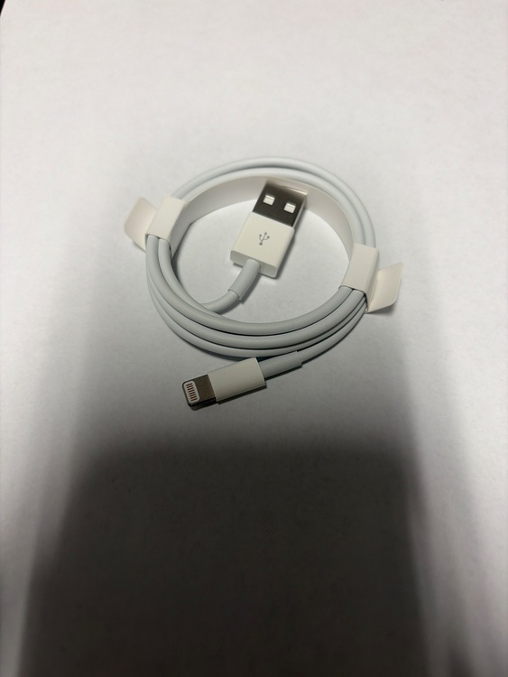iPhone SE2 64GB 白（スマホ）の商品画像 - 査定依頼日：2026年4月20日 - 最高査定価格：13,000円