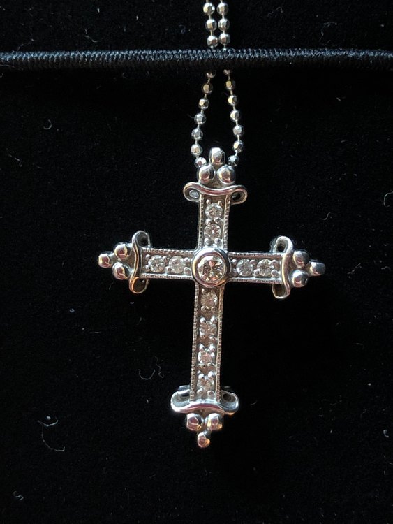 ジャスティンデイビスK18WGクロスペンダント（金・貴金属）の商品画像 - 査定依頼日：2023年2月28日 - 最高査定価格：40,000円