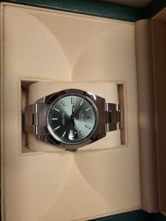 ロレックス デイトジャスト 126300（高級時計）の商品画像 - 査定依頼日：2025年2月2日 - 最高査定価格：1,620,000円