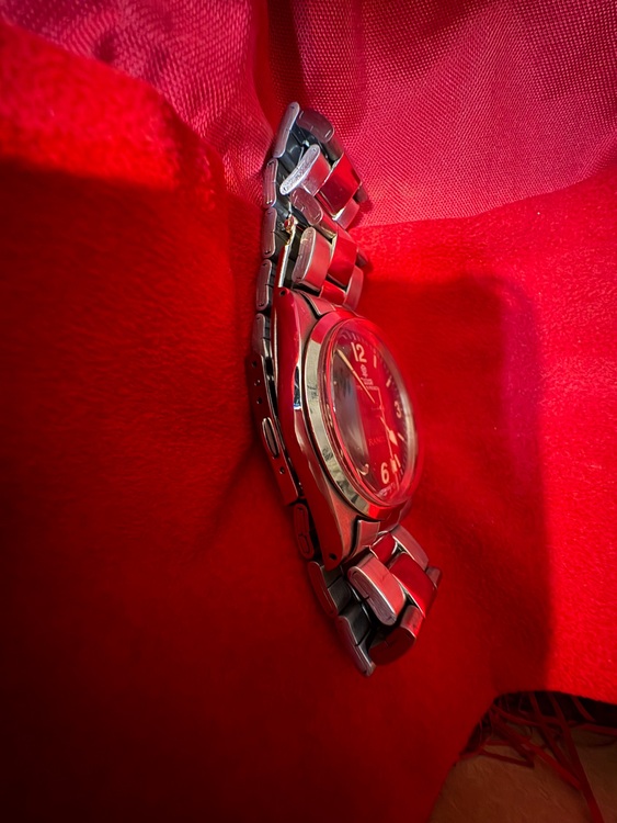 チューダー その他 オイスタープリンス 小薔薇 赤 （高級時計）の商品画像 - 査定依頼日：2025年6月8日 - 最高査定価格：100,000円