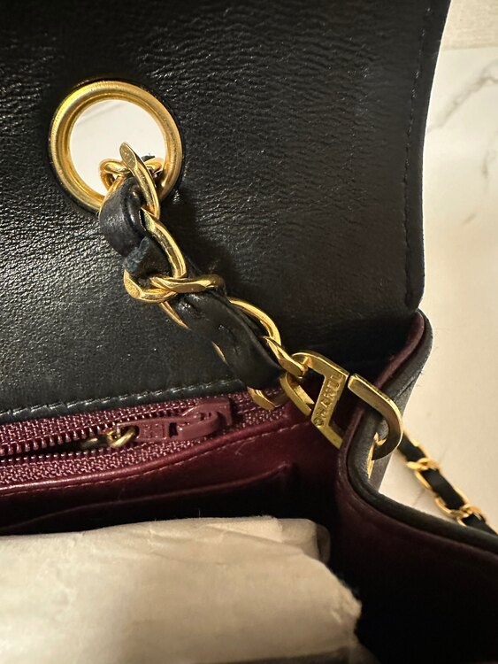 マトラッセダイアナフラップ（ブランドバッグ）の商品画像 - 査定依頼日：2025年3月31日 - 最高査定価格：350,000円