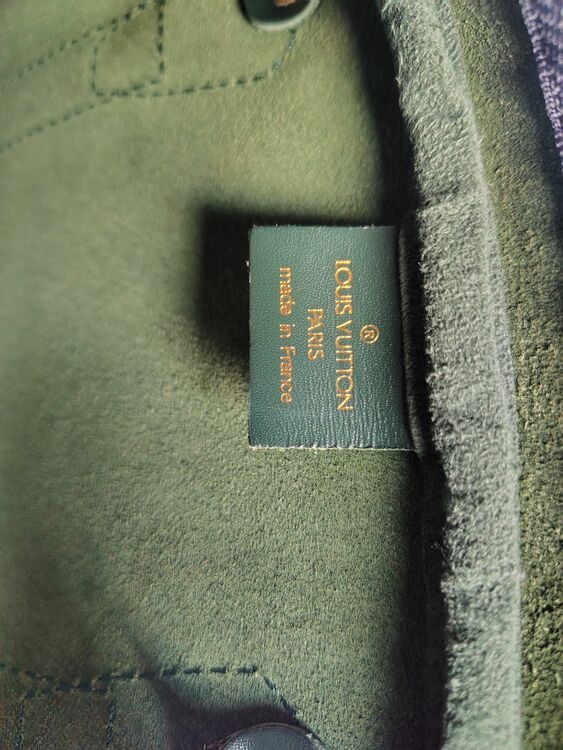 ルイヴィトン タイガ （ブランドバッグ）の商品画像 - 査定依頼日：2025年8月19日 - 最高査定価格：60,000円