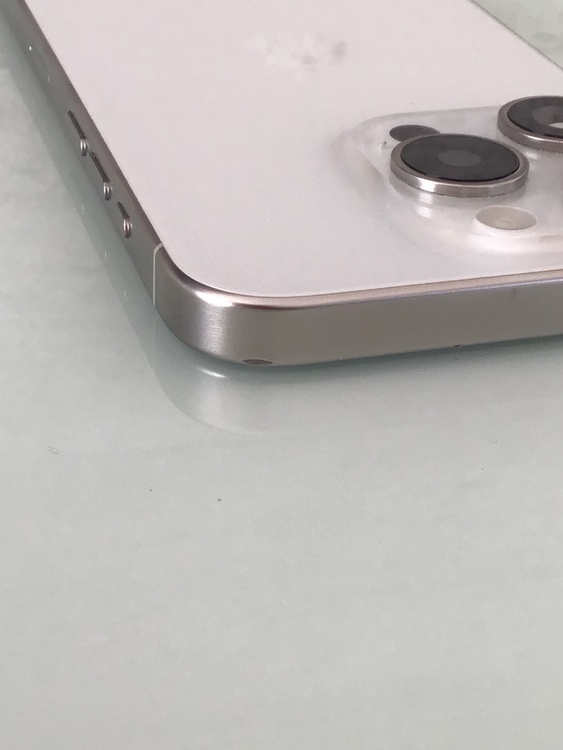 iPhone 15 Pro 256GB SIMフリー（スマホ）の商品画像 - 査定依頼日：2026年2月12日 - 最高査定価格：83,000円