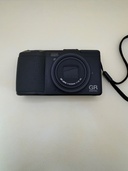 RICOH GR IV（カメラ）の商品画像 - 査定依頼日：2026年8月23日 - 最高査定価格：36,100円