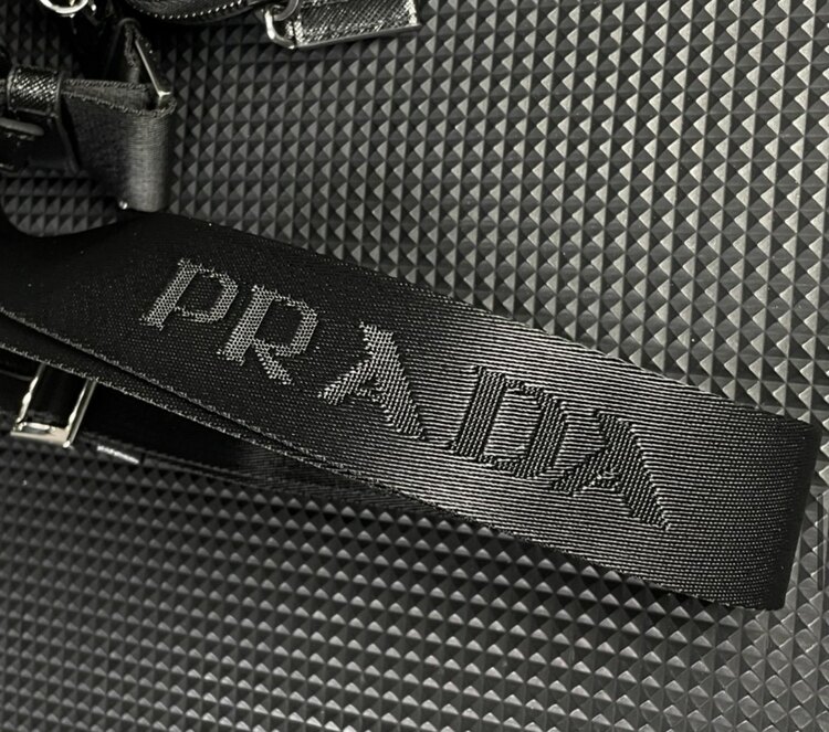 プラダ　バッグ（ブランドバッグ）の商品画像 - 査定依頼日：2025年4月14日 - 最高査定価格：150,000円