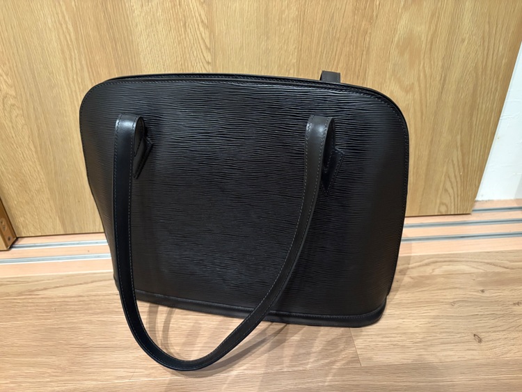 ルイヴィトン エピ （ブランドバッグ）の商品画像 - 査定依頼日：2025年8月3日 - 最高査定価格：50,000円