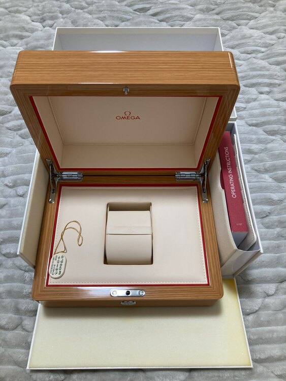 オメガ シーマスター OMEGA232.30.46.21.01.00（高級時計）の商品画像 - 査定依頼日：2024年12月18日 - 最高査定価格：450,000円