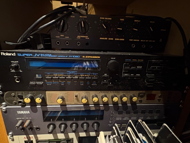 Akai S3000xl（ピアノ・楽器・PA機材）の商品画像 - 査定依頼日：2026年5月5日 - 最高査定価格：7,000円