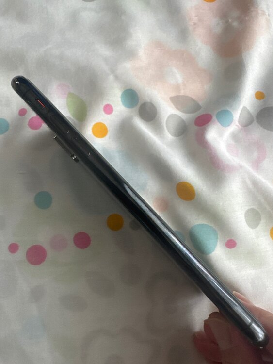 iPhoneXS Max 256GB docomo（スマホ）の商品画像 - 査定依頼日：2025年5月10日 - 最高査定価格：28,000円