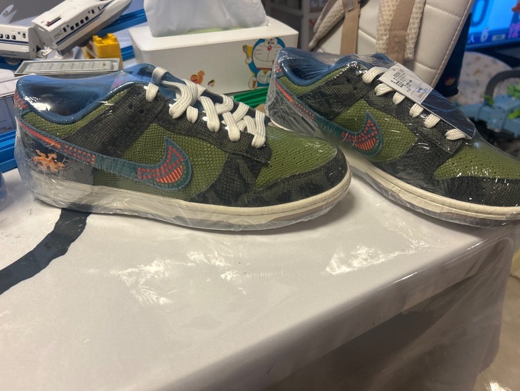 品番　D02160-335品名ナイキ　ダンクLOW SE（古着・ファッション）の商品画像 - 査定依頼日：2026年3月29日 - 最高査定価格：5,000円