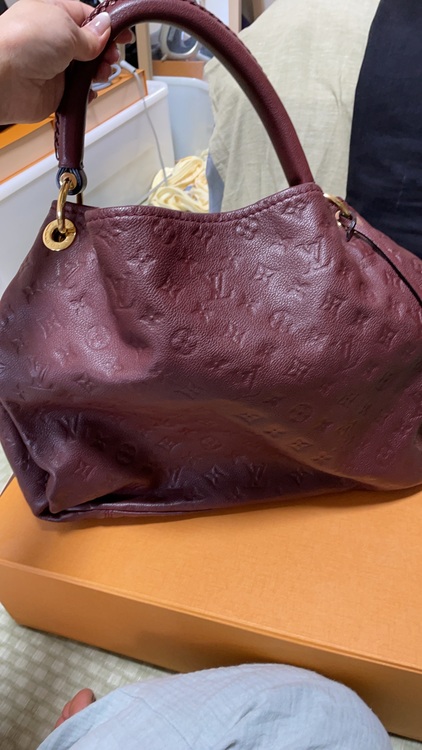 アンプラントアーツィー（ブランドバッグ）の商品画像 - 査定依頼日：2025年9月16日 - 最高査定価格：230,000円