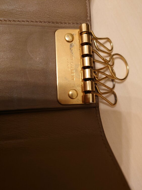 イブサンローラン  （ブランドバッグ）の商品画像 - 査定依頼日：2026年2月27日 - 最高査定価格：3,000円