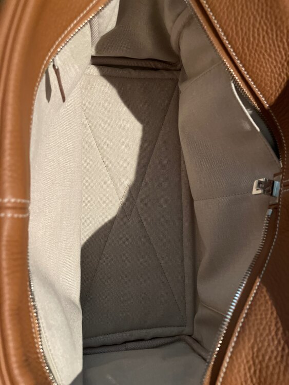 エルメス ヴィクトリア （ブランドバッグ）の商品画像 - 査定依頼日：2025年5月8日 - 最高査定価格：550,000円