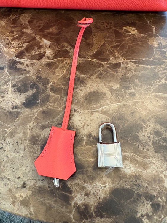 ケリー32外縫い（ブランドバッグ）の商品画像 - 査定依頼日：2025年7月8日 - 最高査定価格：1,200,000円