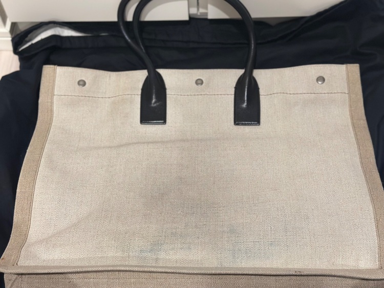 かばん（ブランドバッグ）の商品画像 - 査定依頼日：2025年9月28日 - 最高査定価格：30,000円