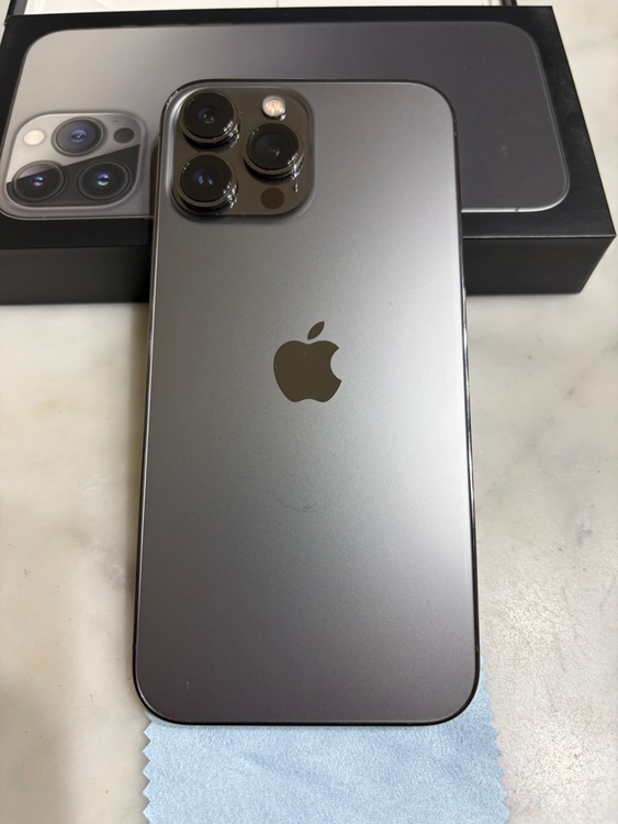 iPhone 13 Pro Max 256GB SIMフリー（スマホ）の商品画像 - 査定依頼日：2026年4月8日 - 最高査定価格：68,000円