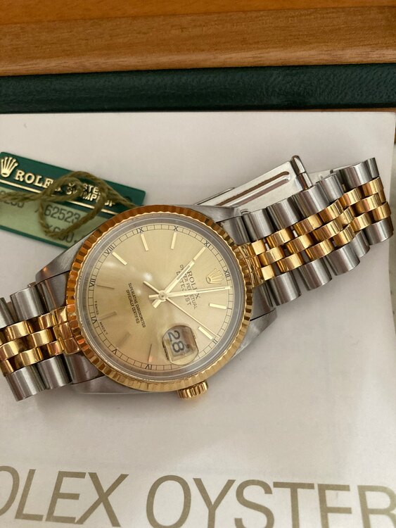 ロレックス デイトジャスト 16233（高級時計）の商品画像 - 査定依頼日：2024年12月6日 - 最高査定価格：800,000円