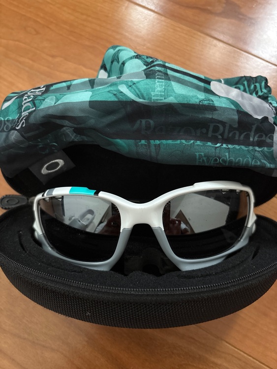 オークリー　サングラス（その他のスポーツ用品）の商品画像 - 査定依頼日：2025年9月29日 - 最高査定価格：3,000円