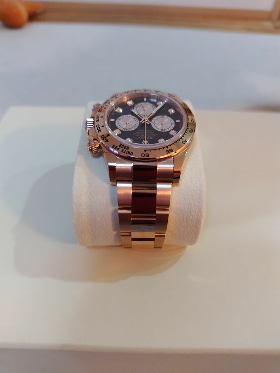 ロレックス デイトナ 126505 ダイヤいり（高級時計）の商品画像 - 査定依頼日：2025年9月12日 - 最高査定価格：8,500,000円