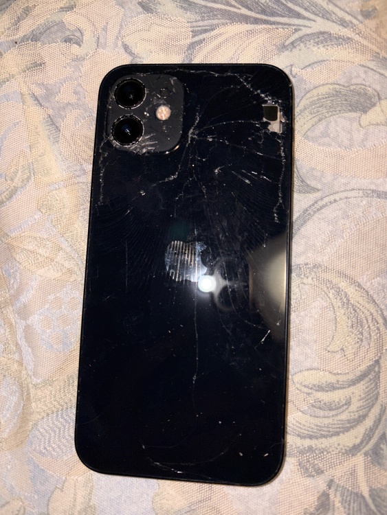 iPhone iPhone 12 64GB SIMフリー（スマホ）の商品画像 - 査定依頼日：2026年10月30日 - 最高査定価格：11,000円