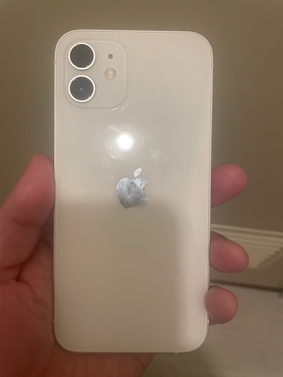 iPhone 12 64GB docomo（スマホ）の商品画像 - 査定依頼日：2026年4月18日 - 最高査定価格：25,000円