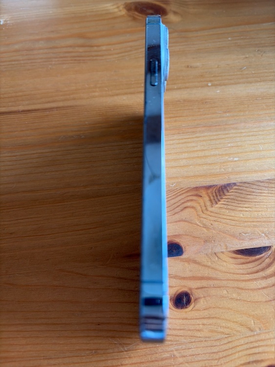 iPhone 13 Pro Max 128GB docomo（スマホ）の商品画像 - 査定依頼日：2026年4月5日 - 最高査定価格：59,000円