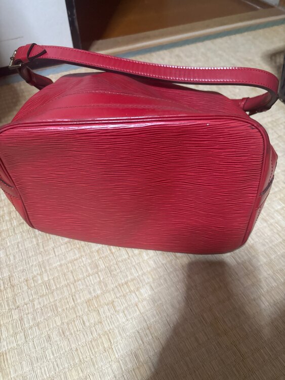 ルイヴィトン　エピ（ブランドバッグ）の商品画像 - 査定依頼日：2024年12月24日 - 最高査定価格：35,000円