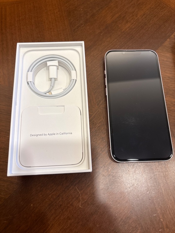 iPhone 13（スマホ）の商品画像 - 査定依頼日：2025年8月18日 - 最高査定価格：43,000円