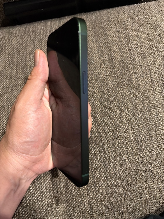 iPhone iPhone 13 128GB 楽天モバイル（スマホ）の商品画像 - 査定依頼日：2026年6月2日 - 最高査定価格：34,000円
