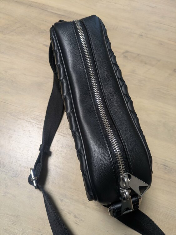 ショルダーバックイントレチャートP02584034X（ブランドバッグ）の商品画像 - 査定依頼日：2026年2月11日 - 最高査定価格：70,000円