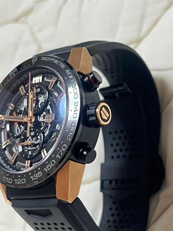 タグホイヤー カレラ ホイヤー01クロノグラフ　CAR2A5（高級時計）の商品画像 - 査定依頼日：2025年8月14日 - 最高査定価格：550,000円