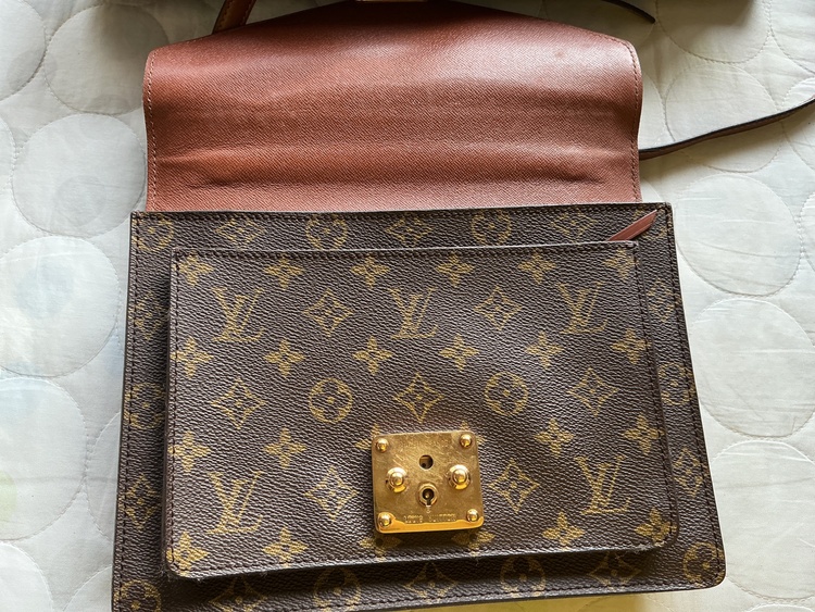 ショルダーバッグ（ブランドバッグ）の商品画像 - 査定依頼日：2026年1月26日 - 最高査定価格：70,000円