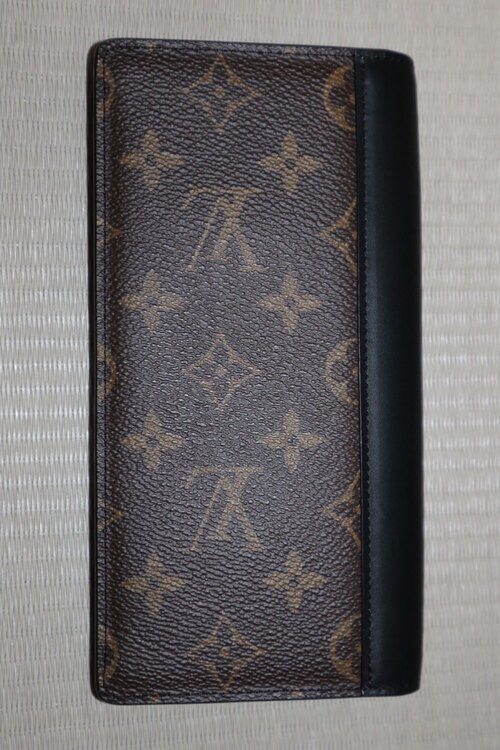 ポルトフォイユ・ブラザ（古着・ファッション）の商品画像 - 査定依頼日：2025年4月9日 - 最高査定価格：12,000円