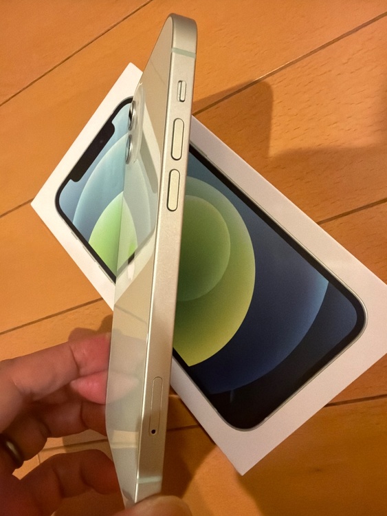 iPhone12 ・128GB ・製造番号（３５３０４８１１９６４４１１２） ・バッテリー（99％・交換品）（スマホ）の商品画像 - 査定依頼日：2026年10月4日 - 最高査定価格：25,500円