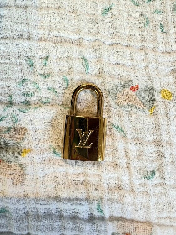 モンテーニュGM （ブランドバッグ）の商品画像 - 査定依頼日：2026年3月16日 - 最高査定価格：140,000円