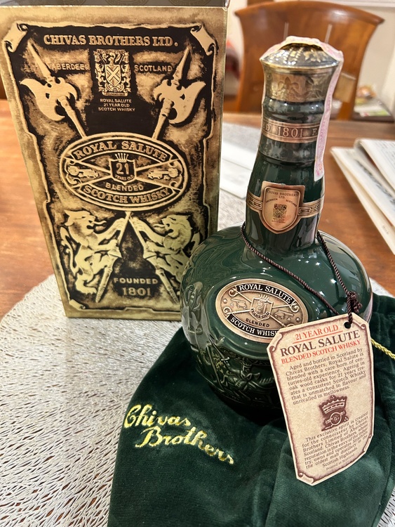 ウイスキー シーバスリーガル （お酒）の商品画像 - 査定依頼日：2026年1月15日 - 最高査定価格：4,000円