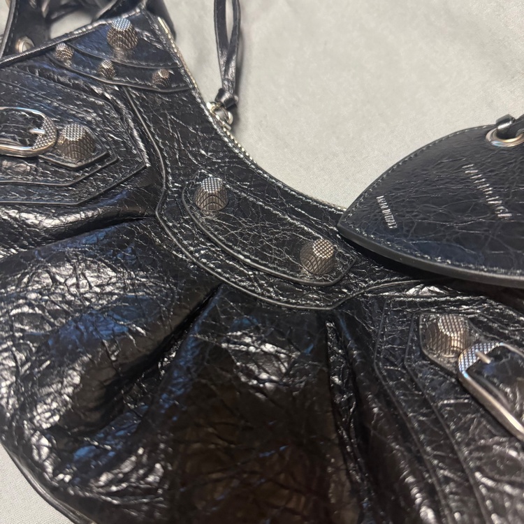 バレンシアガ  （ブランドバッグ）の商品画像 - 査定依頼日：2026年3月25日 - 最高査定価格：150,000円