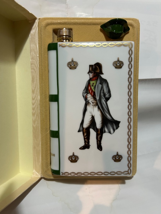 ナポレオン　ブック（お酒）の商品画像 - 査定依頼日：2025年8月10日 - 最高査定価格：100円