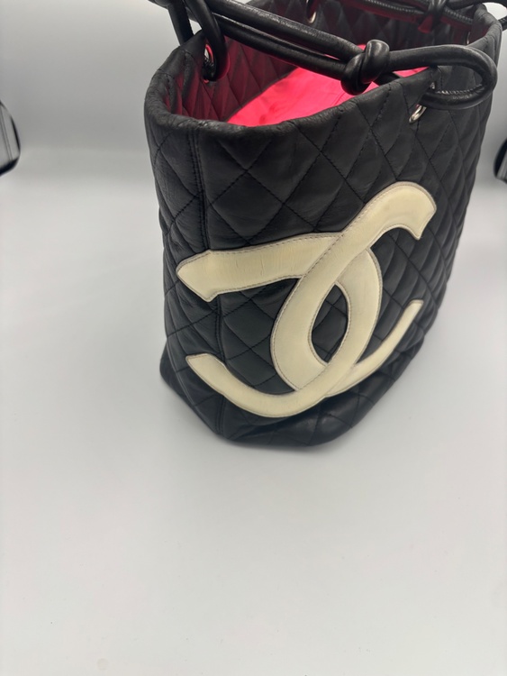 シャネル トートバッグ カンボン ラムスキン ブラック（ブランドバッグ）の商品画像 - 査定依頼日：2026年4月7日 - 最高査定価格：160,000円