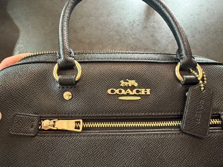 F79946（ブランドバッグ）の商品画像 - 査定依頼日：2026年4月2日 - 最高査定価格：8,000円