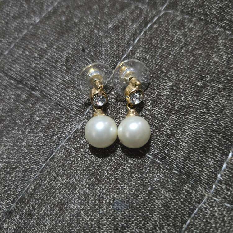 ピアス（ブランド財布・小物）の商品画像 - 査定依頼日：2025年3月20日 - 最高査定価格：6,500円