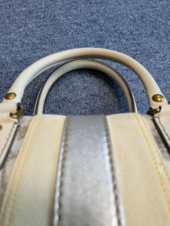 ２１８６（ブランドバッグ）の商品画像 - 査定依頼日：2026年6月5日 - 最高査定価格：3,000円