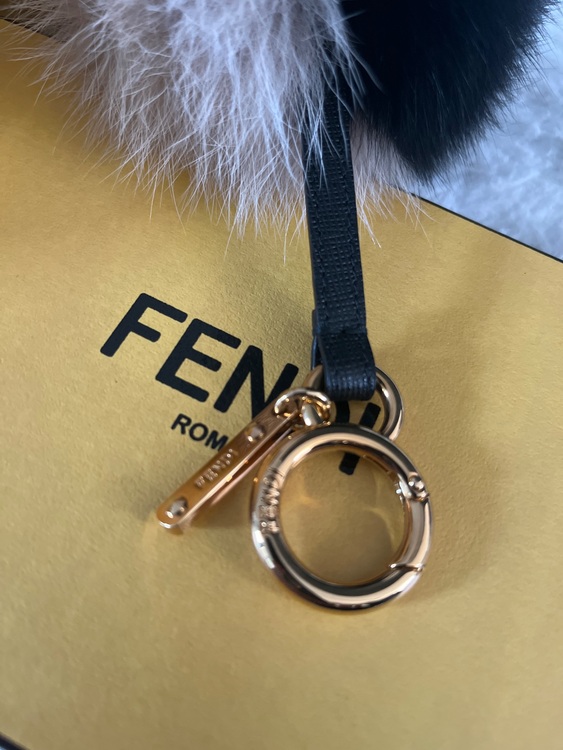 チャーム（古着・ファッション）の商品画像 - 査定依頼日：2025年11月21日 - 最高査定価格：6,000円