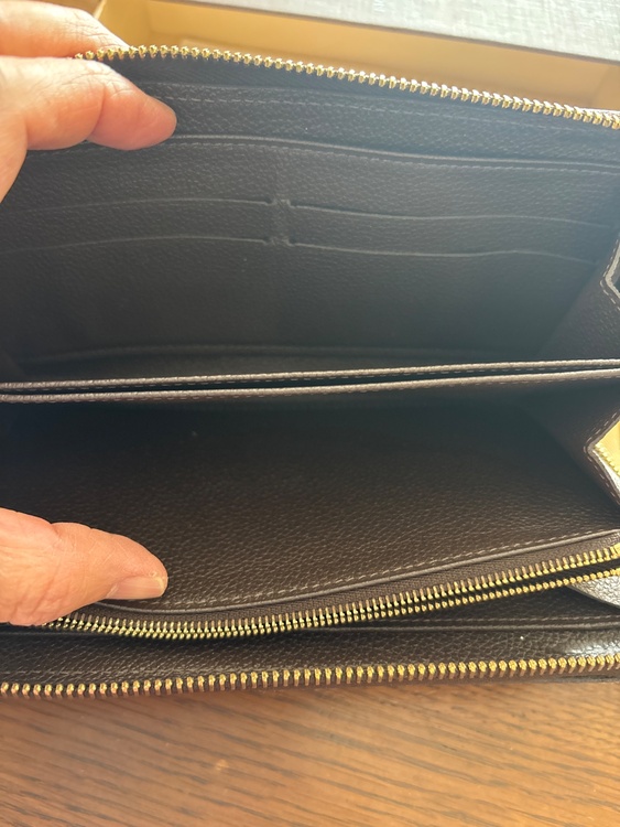 エピ（ブランド財布・小物）の商品画像 - 査定依頼日：2026年2月3日 - 最高査定価格：45,000円