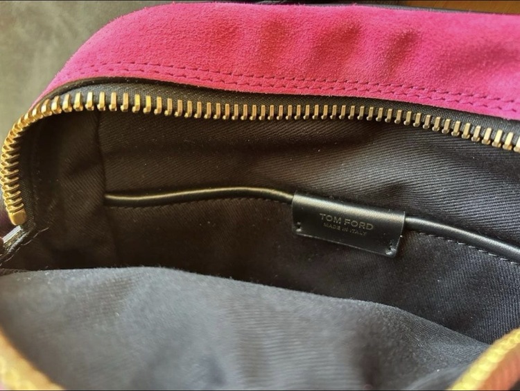 トムフォード　ショルダーバッグ　ピンク　スエード　ゴールド金具（ブランドバッグ）の商品画像 - 査定依頼日：2026年3月6日 - 最高査定価格：100,000円