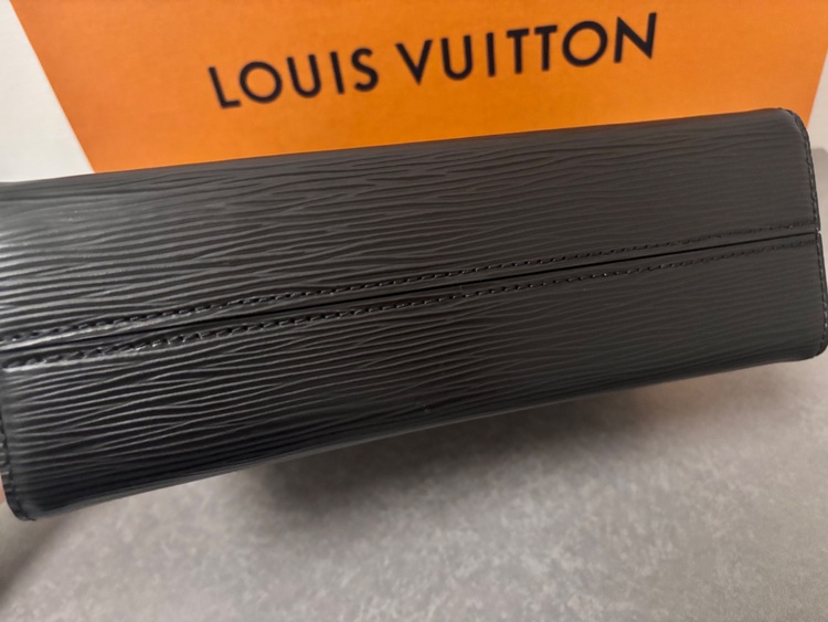 ポシェットグルネル（ブランドバッグ）の商品画像 - 査定依頼日：2025年9月29日 - 最高査定価格：200,000円