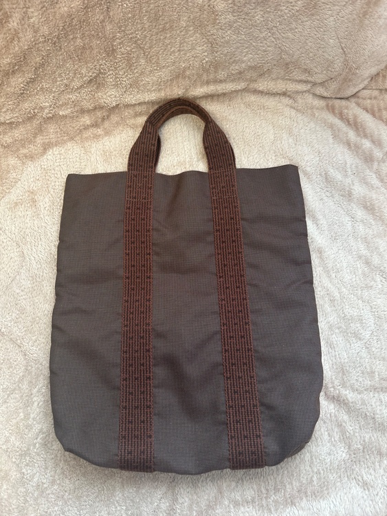 縦長トートバッグ（ブランドバッグ）の商品画像 - 査定依頼日：2026年2月27日 - 最高査定価格：20,000円